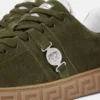 Baskets en daim ornées de motifs Greca Sneakers