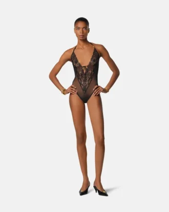 Body brodé à bordures en dentelle