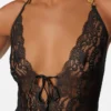 Body brodé à bordures en dentelle Body brodé à bordures en dentelle