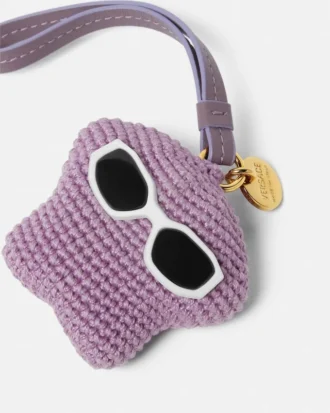 Breloque Medusa en crochet duveteux