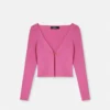 Cardigan ajusté en maille côtelée avec épingle de sûreté Cardigan ajusté en maille côtelée avec épingle de sûreté