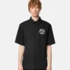 Chemise à coupe régulière avec logo V-Emblem en chaîne Chemise à coupe régulière avec logo V-Emblem en chaîne