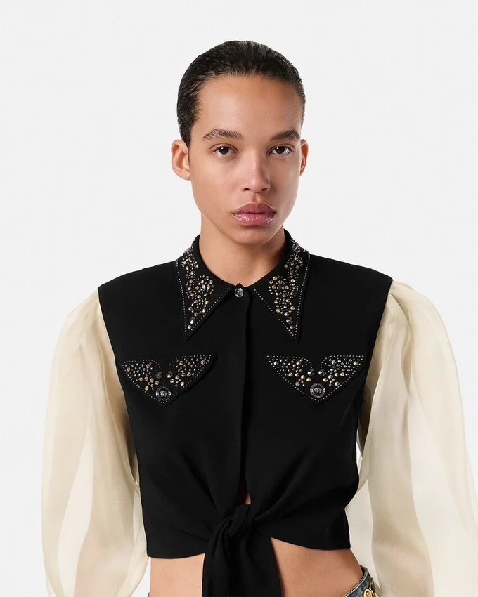Chemise courte en georgette cloutée Chemise courte en georgette cloutée
