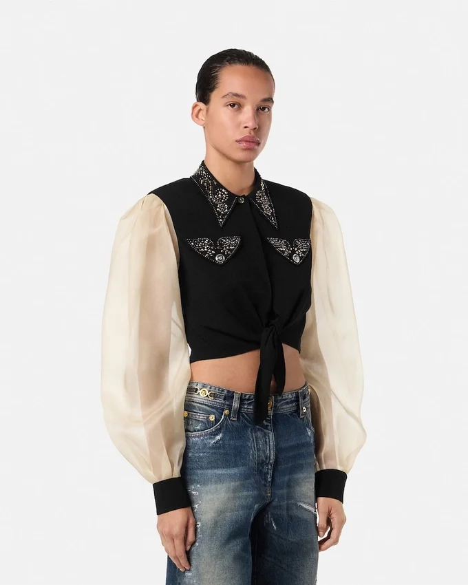 Chemise courte en georgette cloutée Chemise courte en georgette cloutée