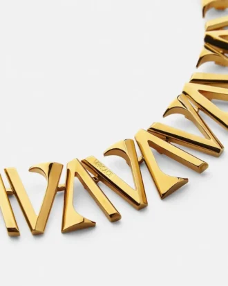 Collier V