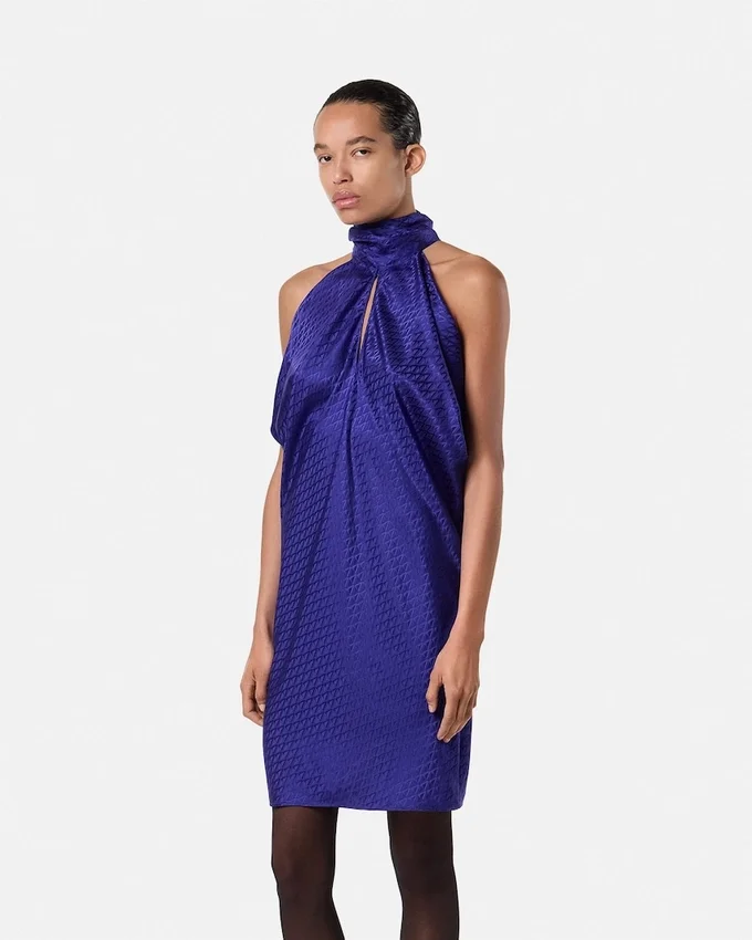 Mini-robe décontractée en soie jacquard à motif V Allover Mini-robe décontractée en soie jacquard à motif V Allover