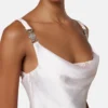 Mini-robe en satin à bordures en dentelle Mini-robe en satin à bordures en dentelle
