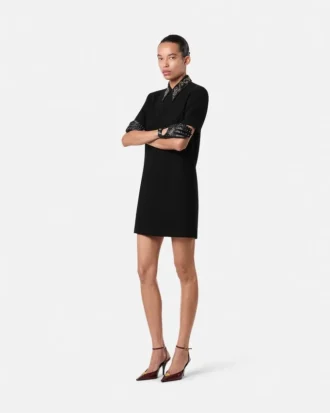 Mini-robe trapèze en crêpe de laine cloutée