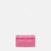 Mini sac à bandoulière Kleio en cuir nappa matelassé Mini sac à bandoulière Kleio en cuir nappa matelassé