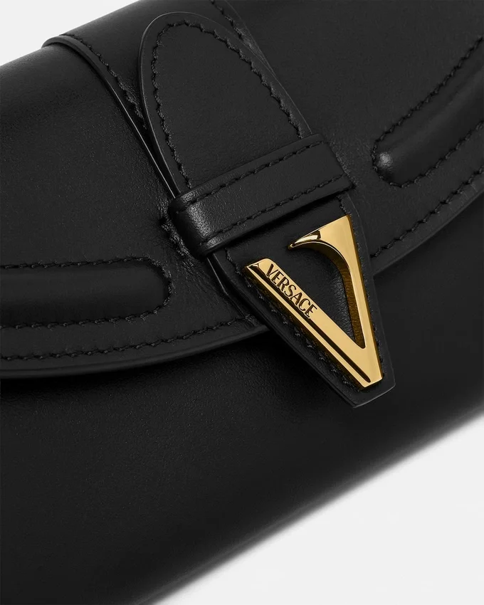 Portefeuille en cuir V avec chaîne Portefeuille en cuir V avec chaîne