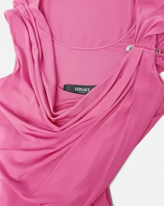 Robe froncée à épingle de sûreté