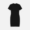 Robe t-shirt avec emblème en V Robe t-shirt avec emblème en V