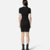 Robe t-shirt avec emblème en V Robe t-shirt avec emblème en V