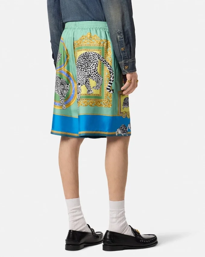Short en soie Versace Safari Short en soie Versace Safari