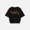 T-shirt court à épingles de sûreté cloutées