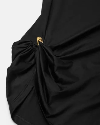 T-shirt drapé avec épingle de sûreté T-shirt drapé avec épingle de sûreté