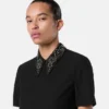 Top en satin envers clouté Top en satin envers clouté